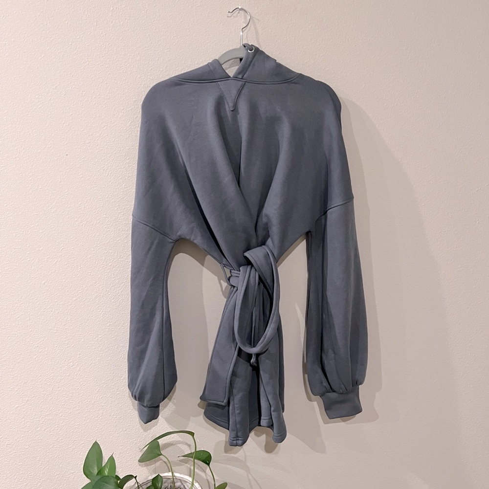 Oversized pull over hoodie, wrap belt